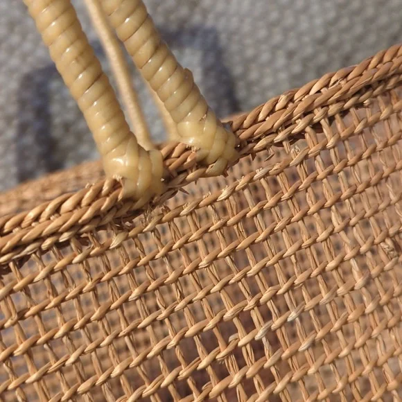 Vintage woven straw bag (please read description) - Picture 4 of 10
